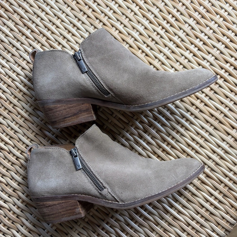 Lucky Brand Boots Womens 8.5 M Fineses Casual Zip Ankle Bootie Brown Suede Heels